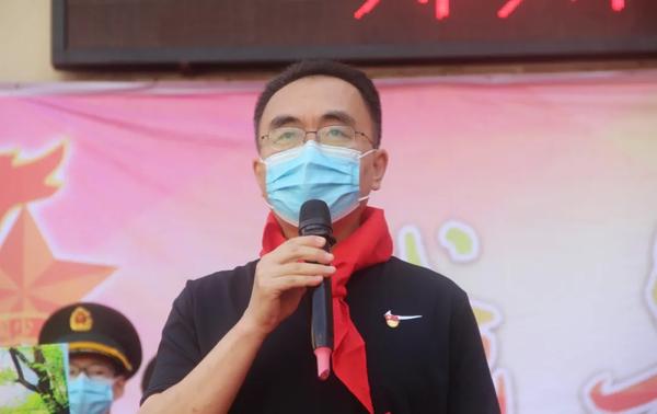 郑州49中党支部书记常晋波对七年级同学提出殷切希望