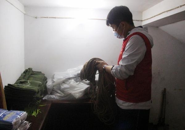 郑州49中防汛演练 (6)