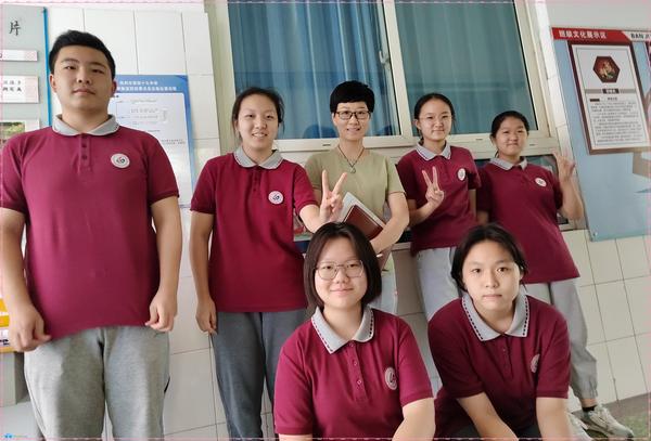 与最喜欢的老师合影 (3)