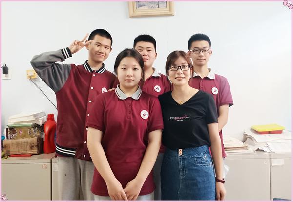 与最喜欢的老师合影 (12)