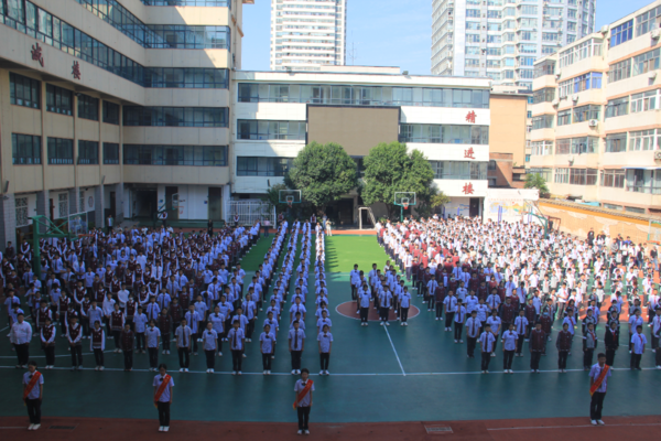 第五周升旗活动 (1)