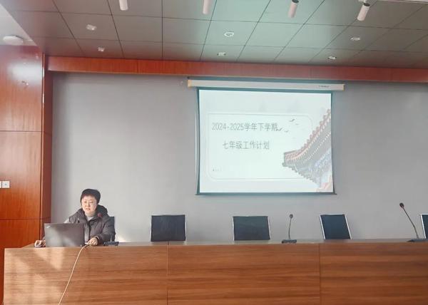 灵蛇跃春启新程 凝心聚力谱新章 (8)