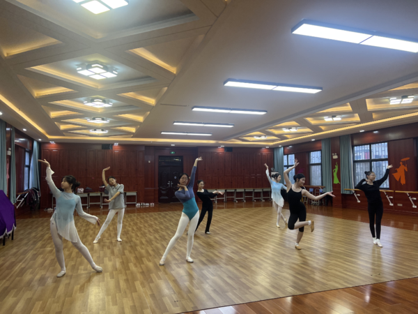 社团活动绽异彩，校园文化焕生机  (1)