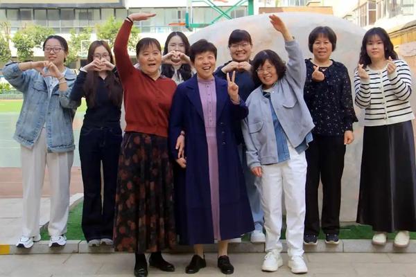 岁月染芳华 桃李育芬芳 (9)