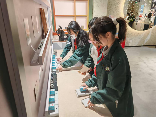 在互动中触摸文化根脉 (4)