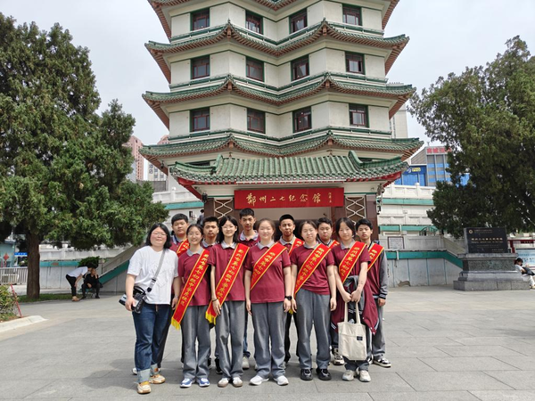 沉浸式学习传承红色精神 志愿服务践行责任担当 (6)