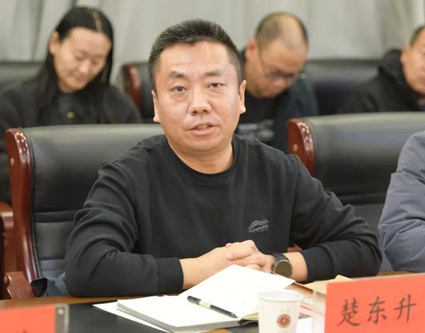 七初东校区党支部书记楚东升汇报关于博雅教育理念的校本实践