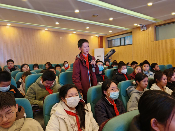 科普讲座现场照片2