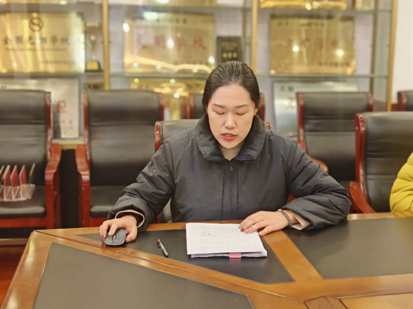 体音美组教研组长高霏老师进行发言