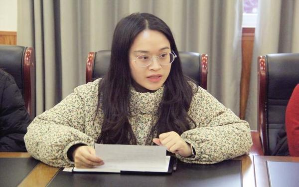 指导教师代表周艺文发言